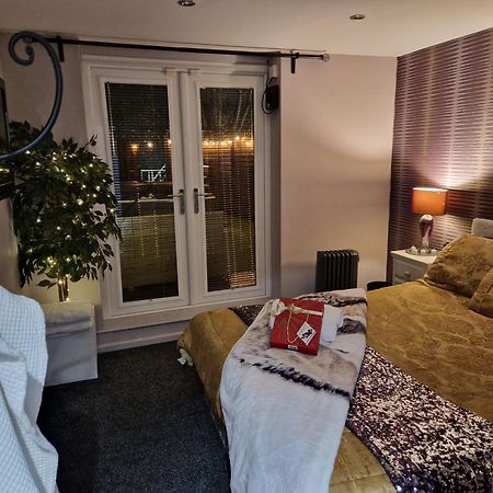 The Ivy Garden Suite (Adults Only) Handsworth Δωμάτιο φωτογραφία