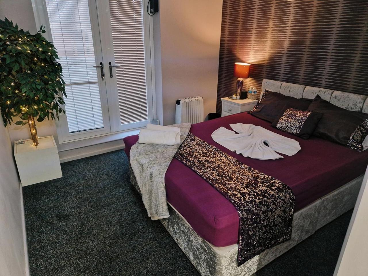 The Ivy Garden Suite (Adults Only) Handsworth Εξωτερικό φωτογραφία