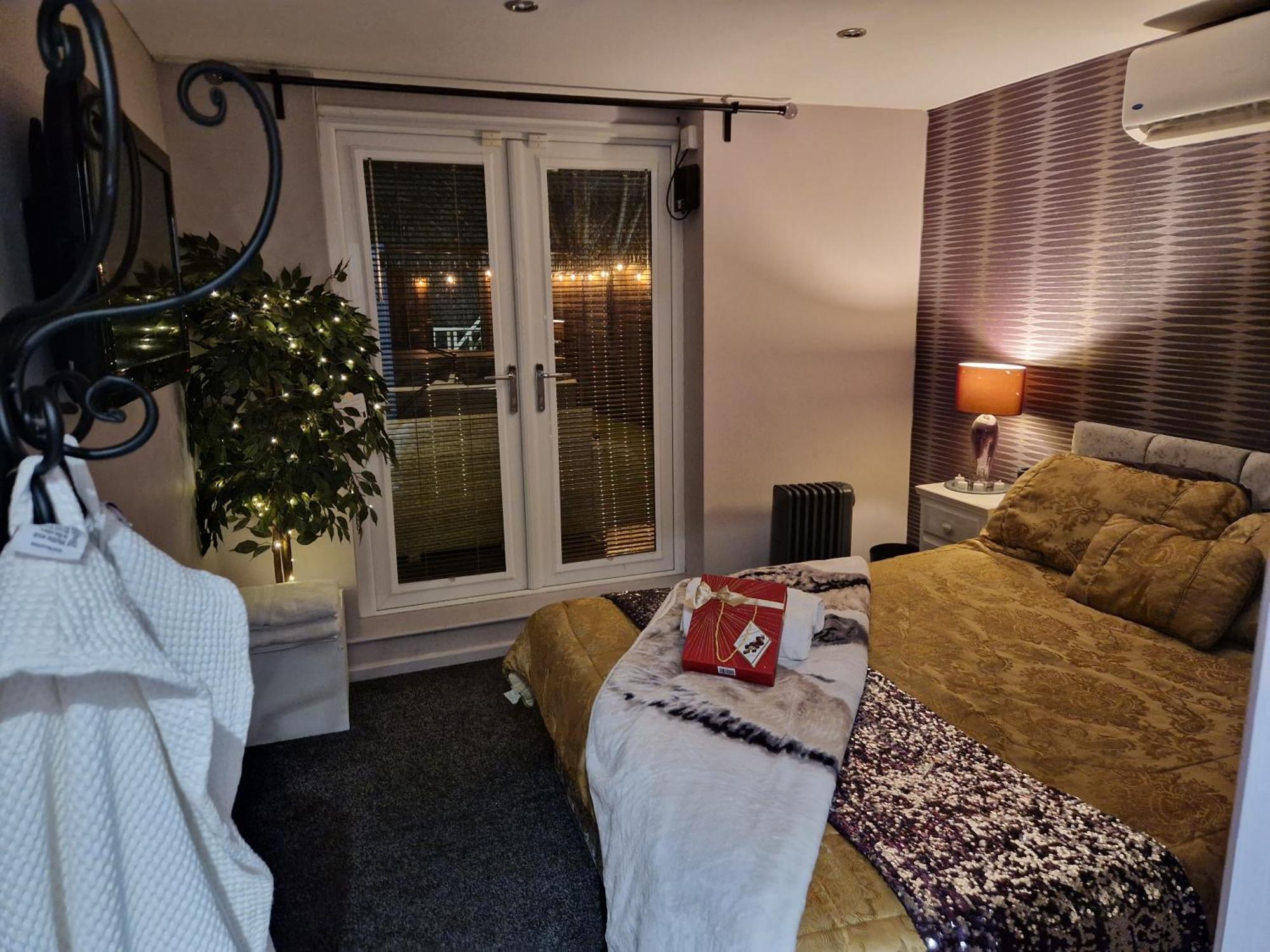 The Ivy Garden Suite (Adults Only) Handsworth Δωμάτιο φωτογραφία